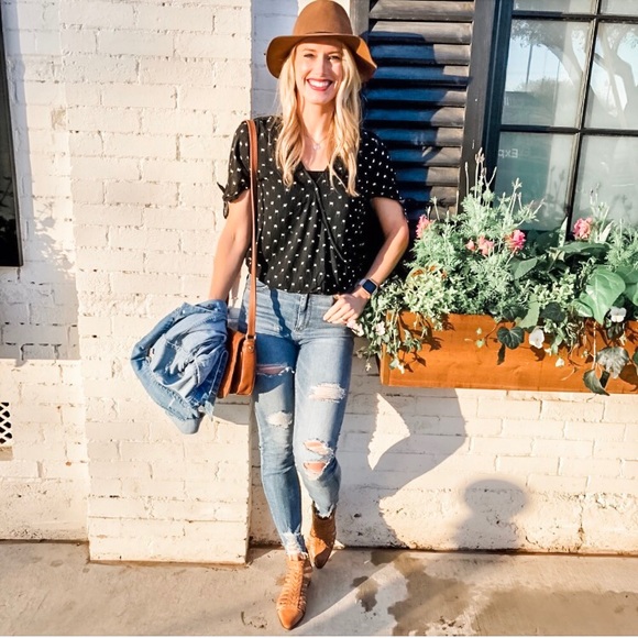 Meet Your Posher - Picture 2 of 3